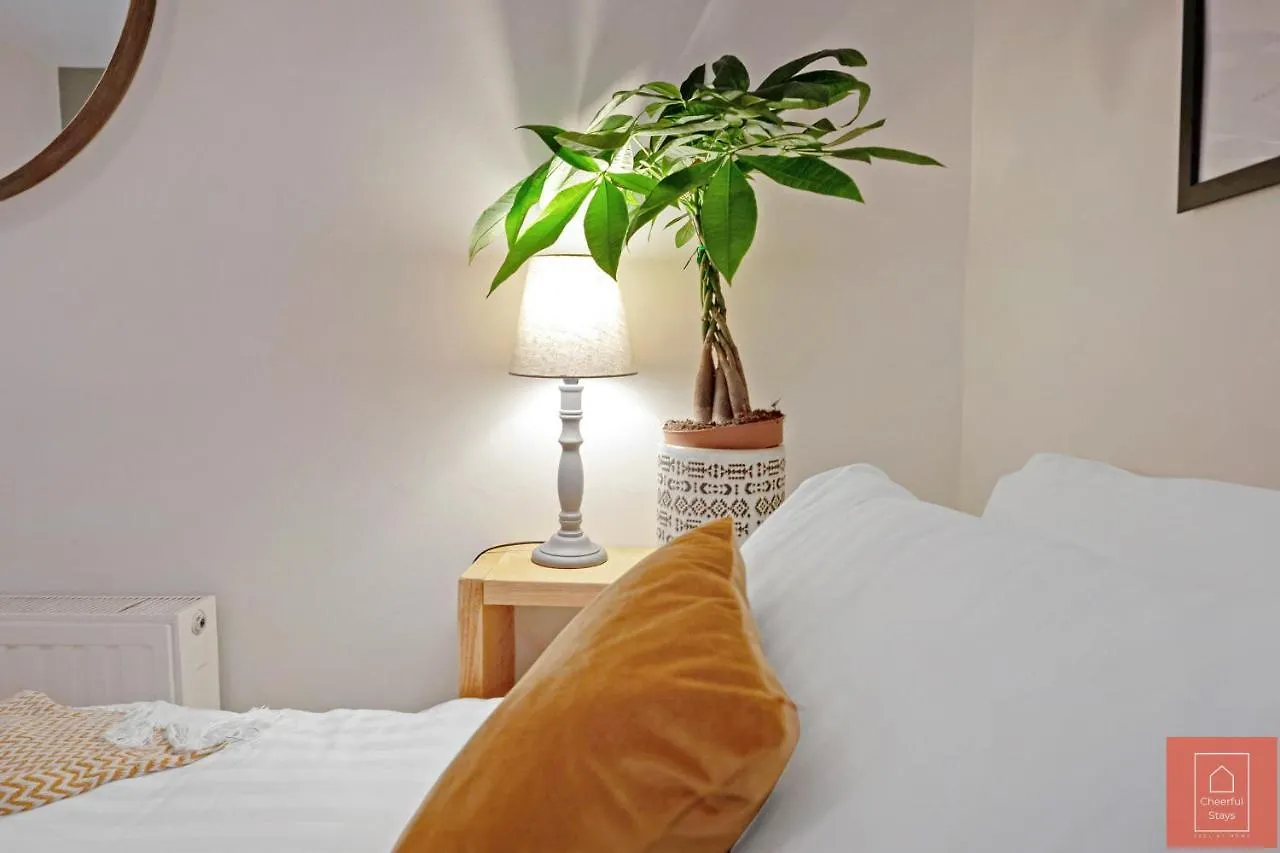 Apartamento Cheerful Stays: Spacious Flat In Vibrant Leith Edimburgo