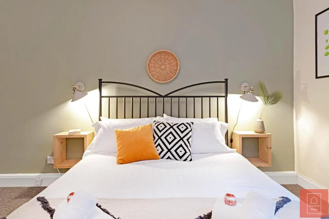 Cheerful Stays: Spacious Flat In Vibrant Leith Edinburgh 0*,  Verenigd Koninkrijk