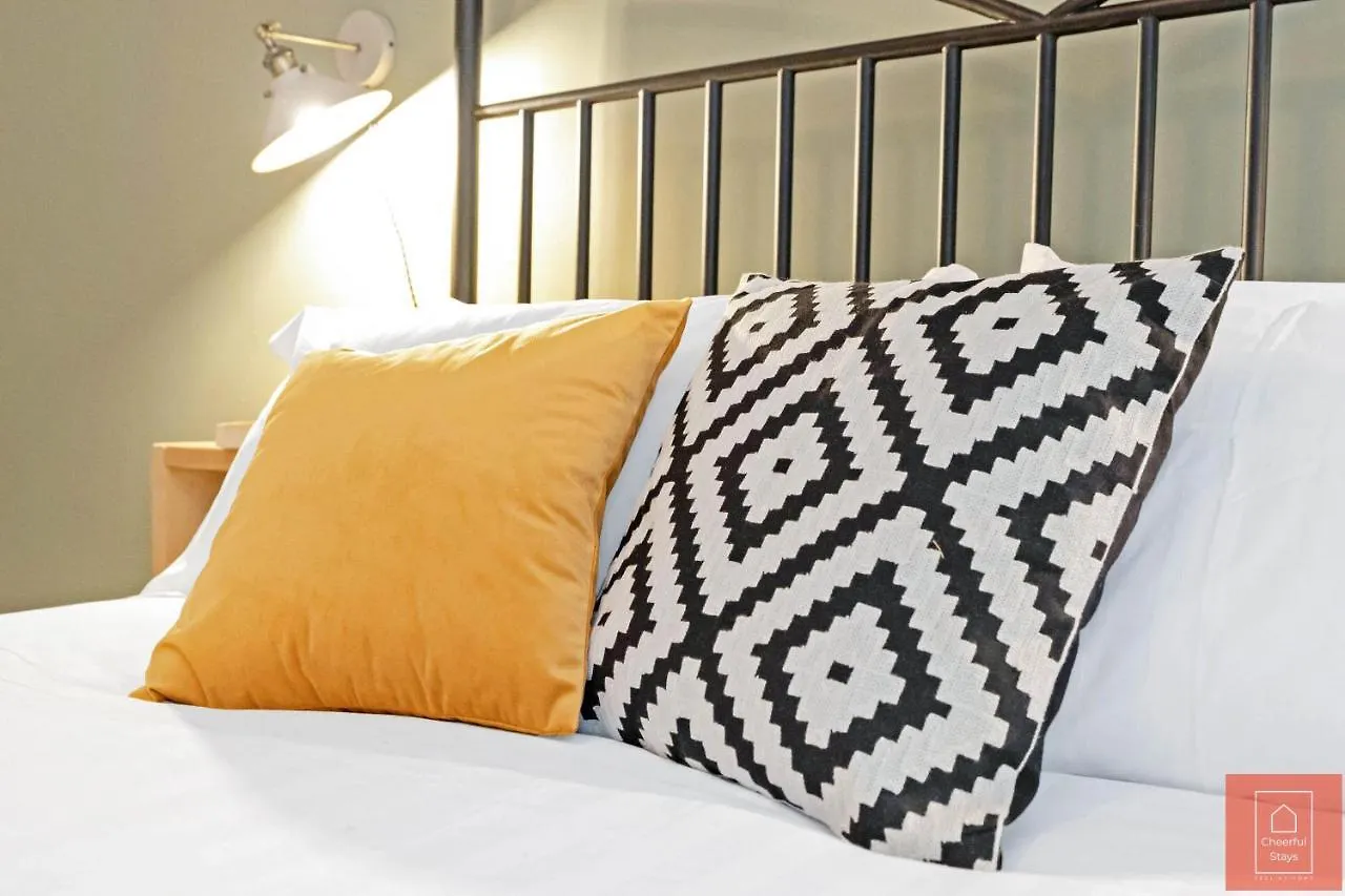 Cheerful Stays: Spacious Flat In Vibrant Leith Edimburgo