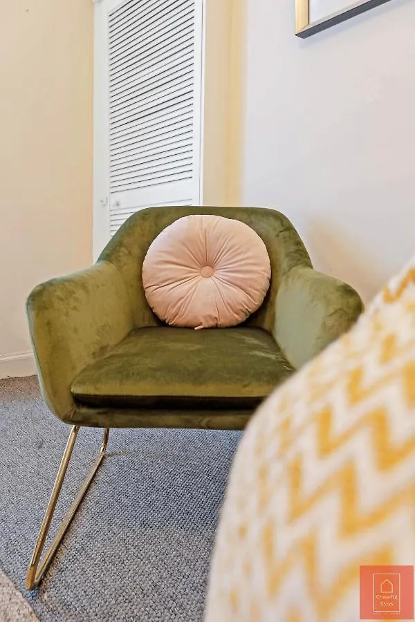 Cheerful Stays: Spacious Flat In Vibrant Leith Edimburgo 0*,