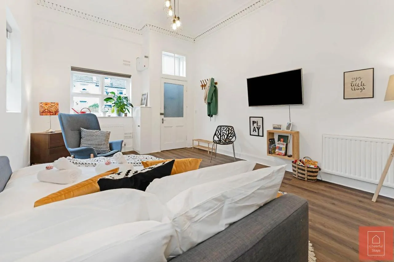 Cheerful Stays: Spacious Flat In Vibrant Leith Edinburgh 0*,  Verenigd Koninkrijk