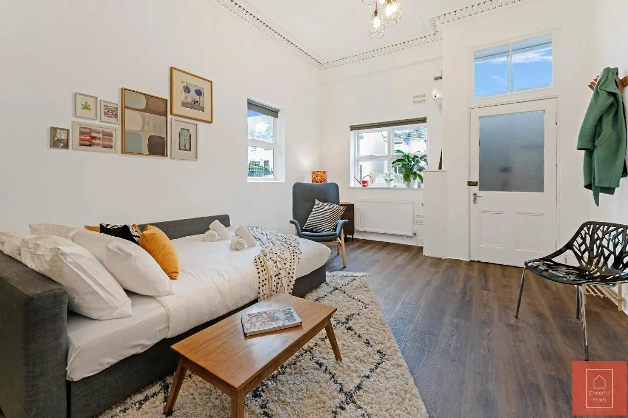Cheerful Stays: Spacious Flat In Vibrant Leith Edimburgo