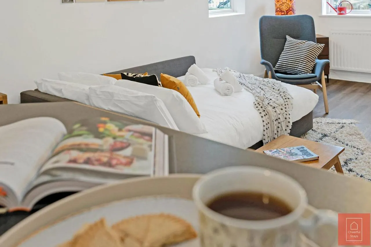 Cheerful Stays: Spacious Flat In Vibrant Leith Edimburgo Apartamento