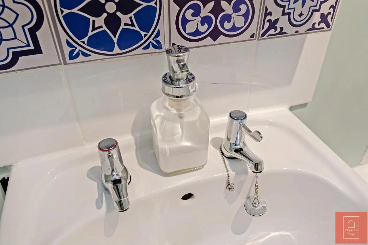 Cheerful Stays: Spacious Flat In Vibrant Leith Εδιμβούργο