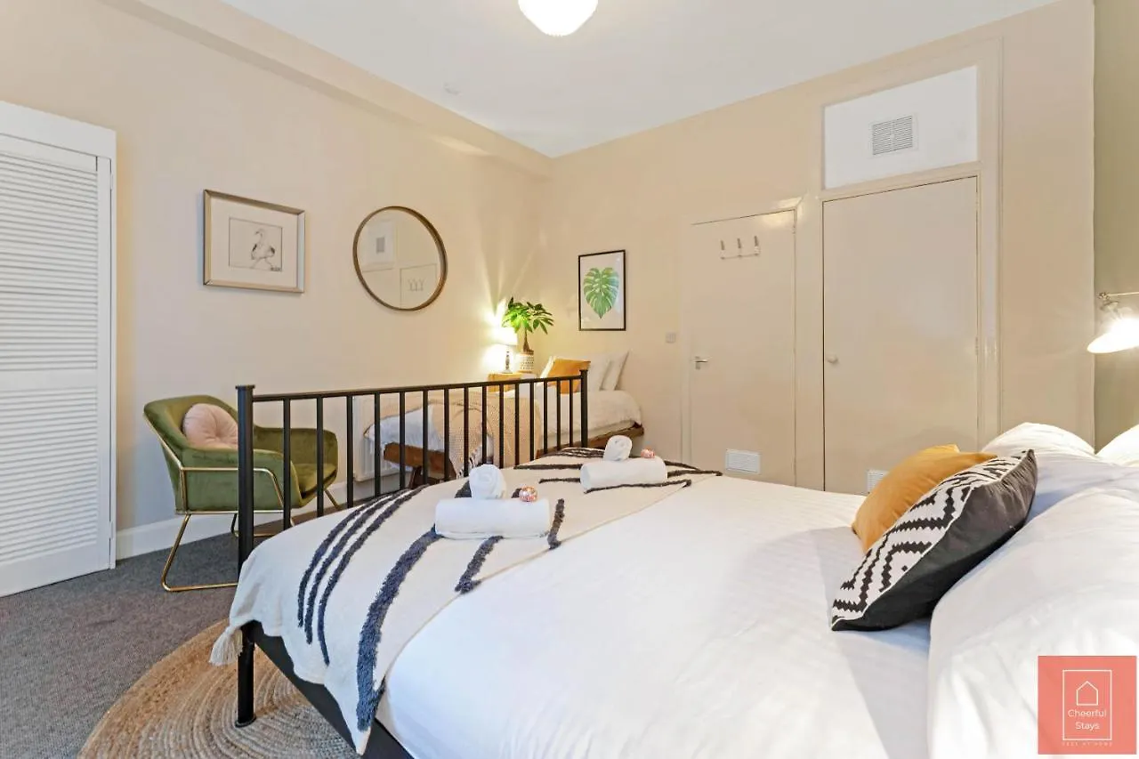 Cheerful Stays: Spacious Flat In Vibrant Leith Εδιμβούργο